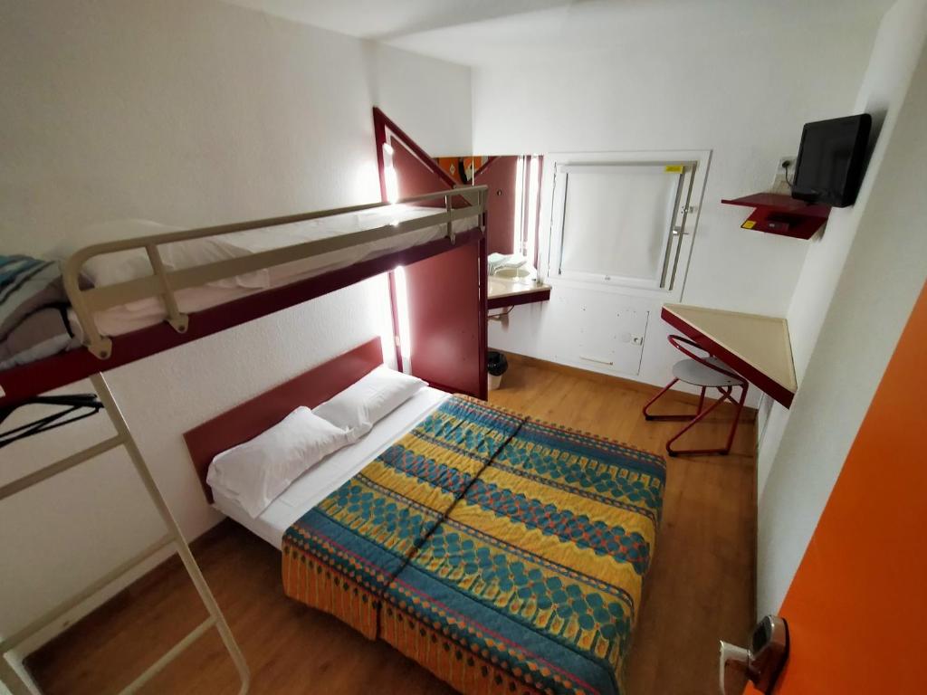 Chambre Chambre Triple SDB Commune - Vue 2